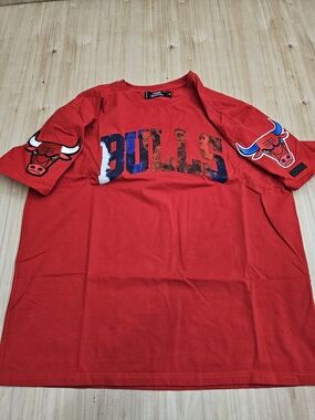 Pro Standards Premium Chicago Bulls Red Short-Sleeve Graphic T-Shirt Rare